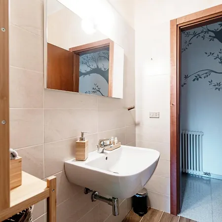 Blue House - Downtown Daire