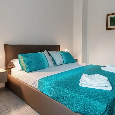 Blue House - Downtown Apartamento Como