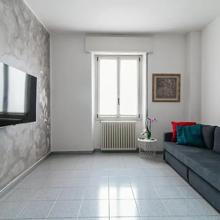 Blue House - Downtown * Como