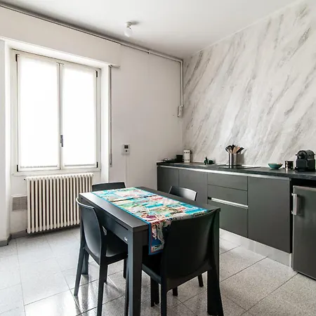 Blue House - Downtown Como